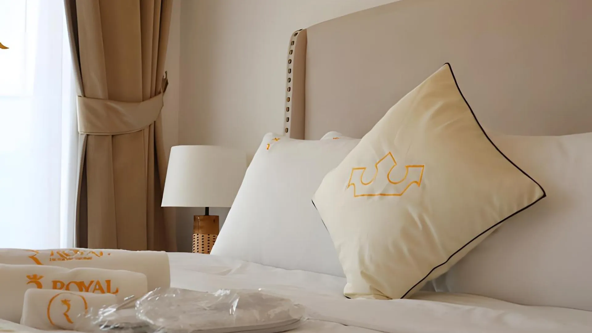 Urban 1Br Bliss With Free Pool And Parking In Masdar City Абу-Даби ОАЭ