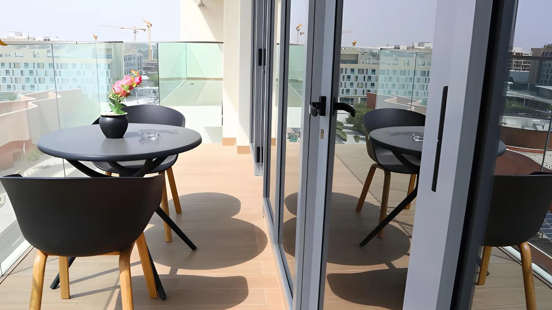 Апартаменты Urban 1Br Bliss With Free Pool And Parking In Masdar City Абу-Даби ОАЭ